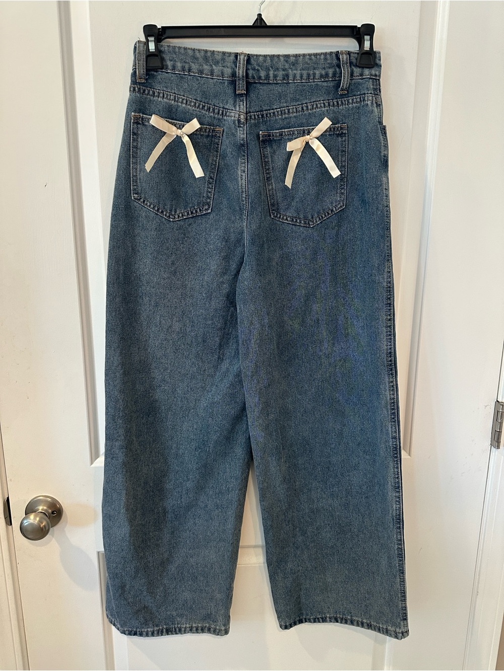 Wide-Leg Women's Jeans in Classic Blue Wash